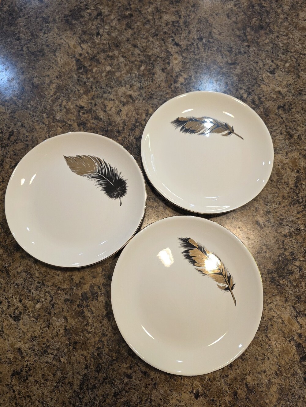 2015 NWT Robert Stanley Signature Collection Black Gold White Feather Plates (3)